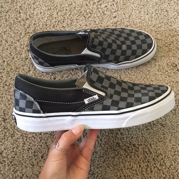 gray checkered vans